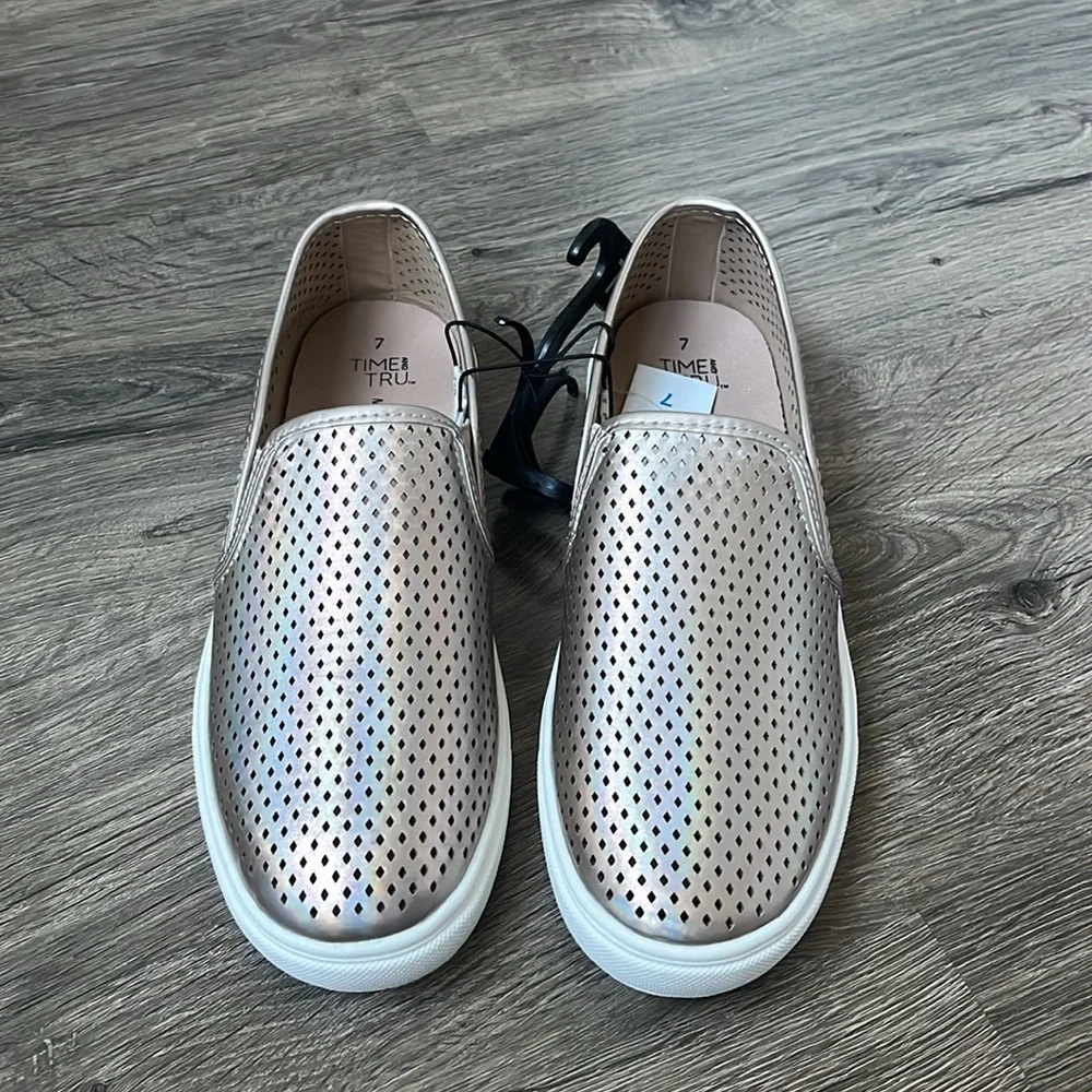 Rose gold Slip-On Loafers. - Picture 2 of 4